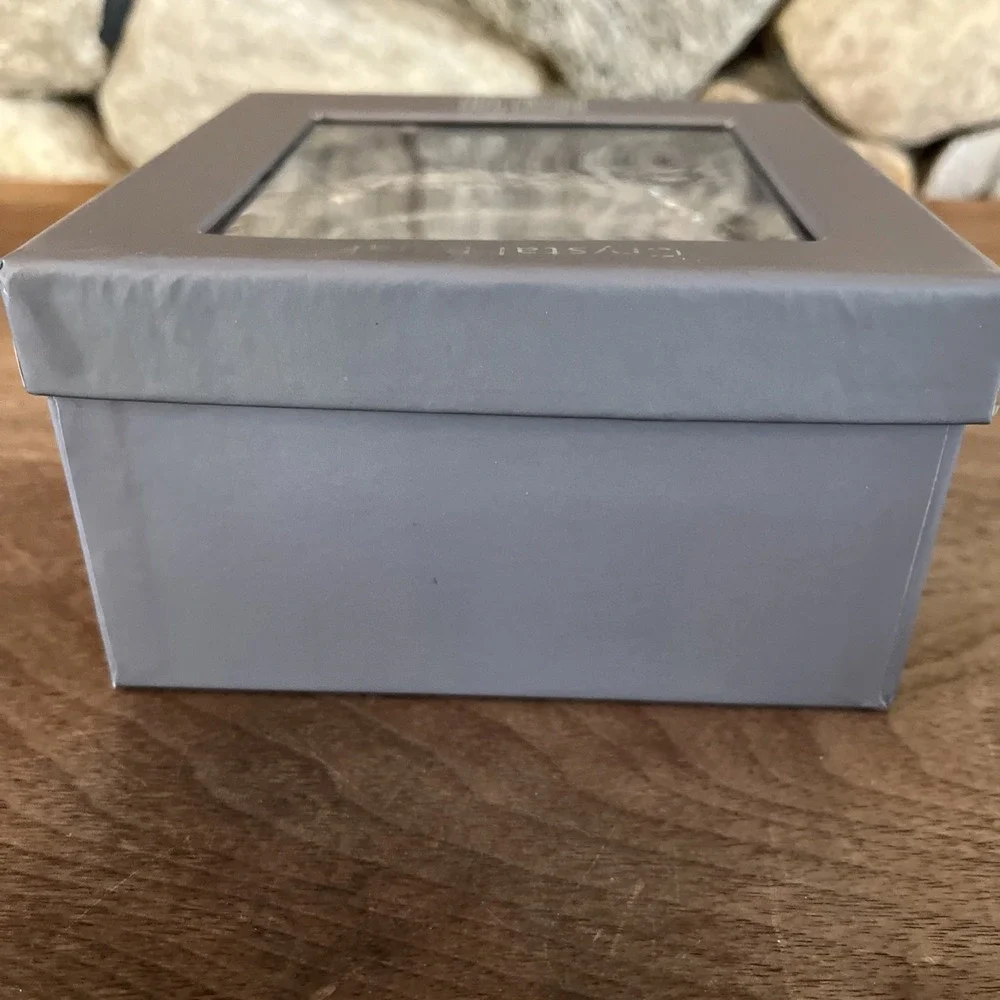 Oleg Cassini perfect box